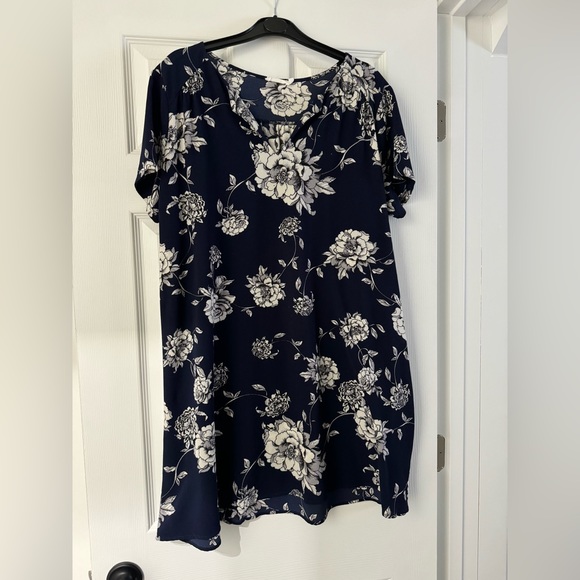 Navy floral cap/short sleeve dress with pockets - Picture 1 of 2